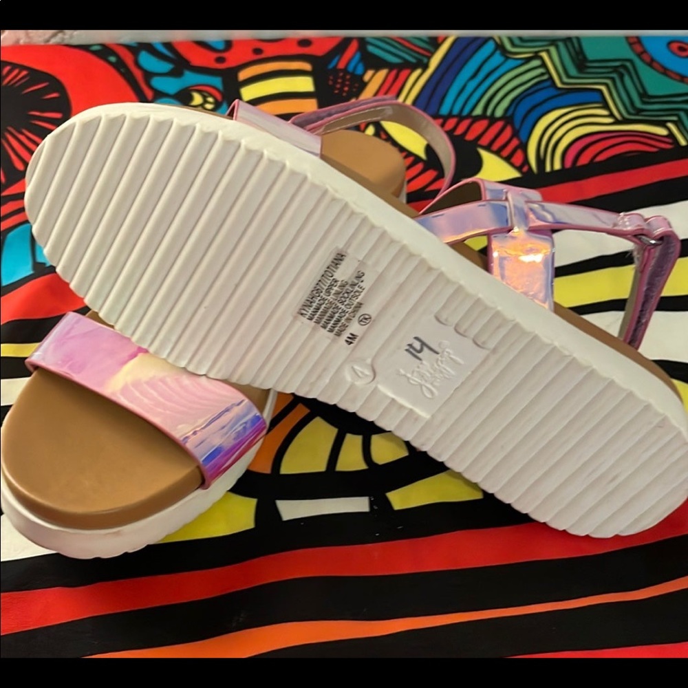 Sandals - Picture 2 of 3